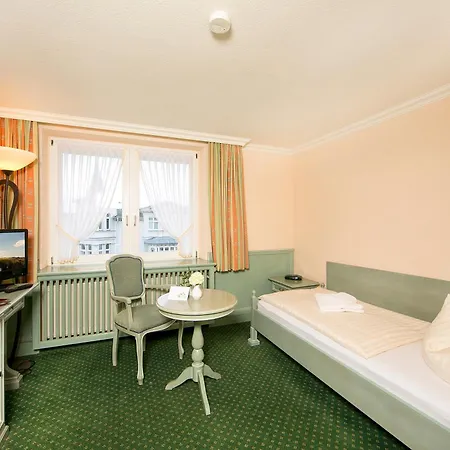 Hotel Duenenschloss Mit Private Zinnowitz