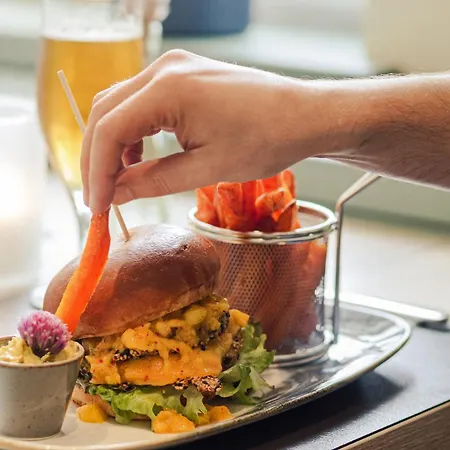 Otel Duenenschloss Mit Private