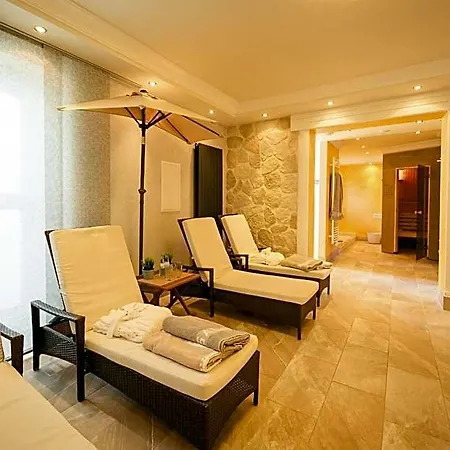 Duenenschloss Mit Private 3*