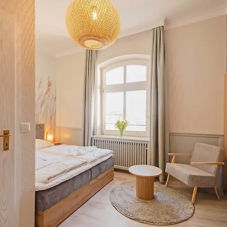 Duenenschloss Mit Private فندق زينوويتز