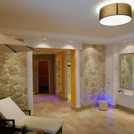 Duenenschloss Mit Private Hotel Zinnowitz