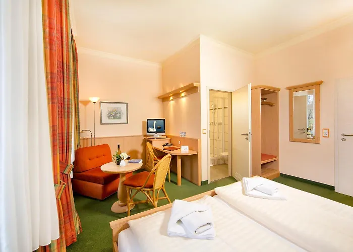 Duenenschloss Mit Private 3* צינוביץ